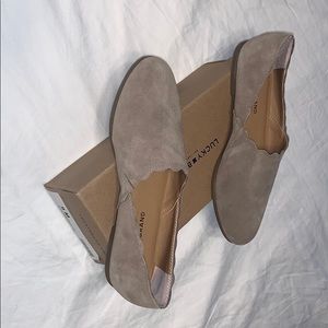 Lucky Brand Stone Rock flats in Size 9